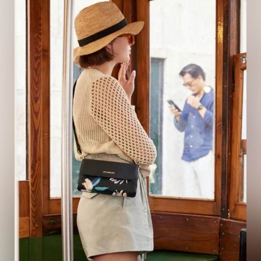 Travelon This is a Anti-Theft Addison Convertible Belt Bag in Midnight Floral. - Picture 2 of 11